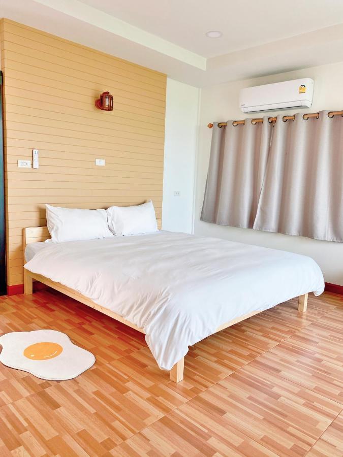 The Moon Camp Khanom Ban Phlao Luaran gambar